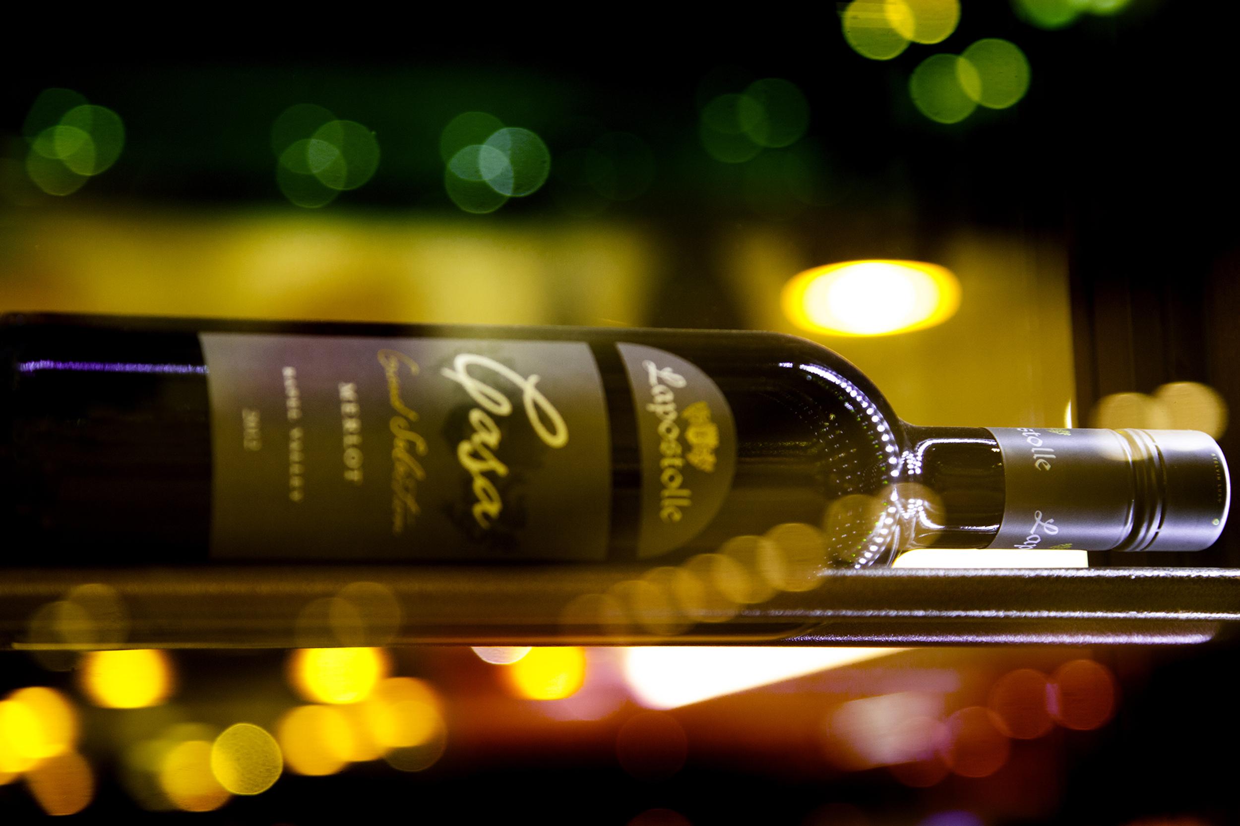 Hotel Regal Pacific Santiago de Chile Exterior foto A bottle of wine