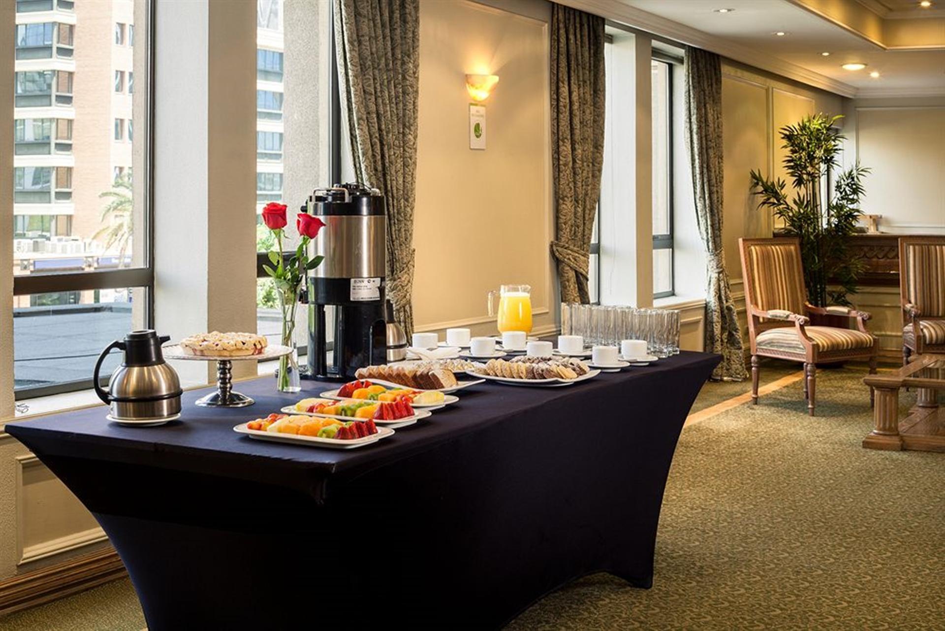 Hotel Regal Pacific Santiago de Chile Exterior foto A coffee break