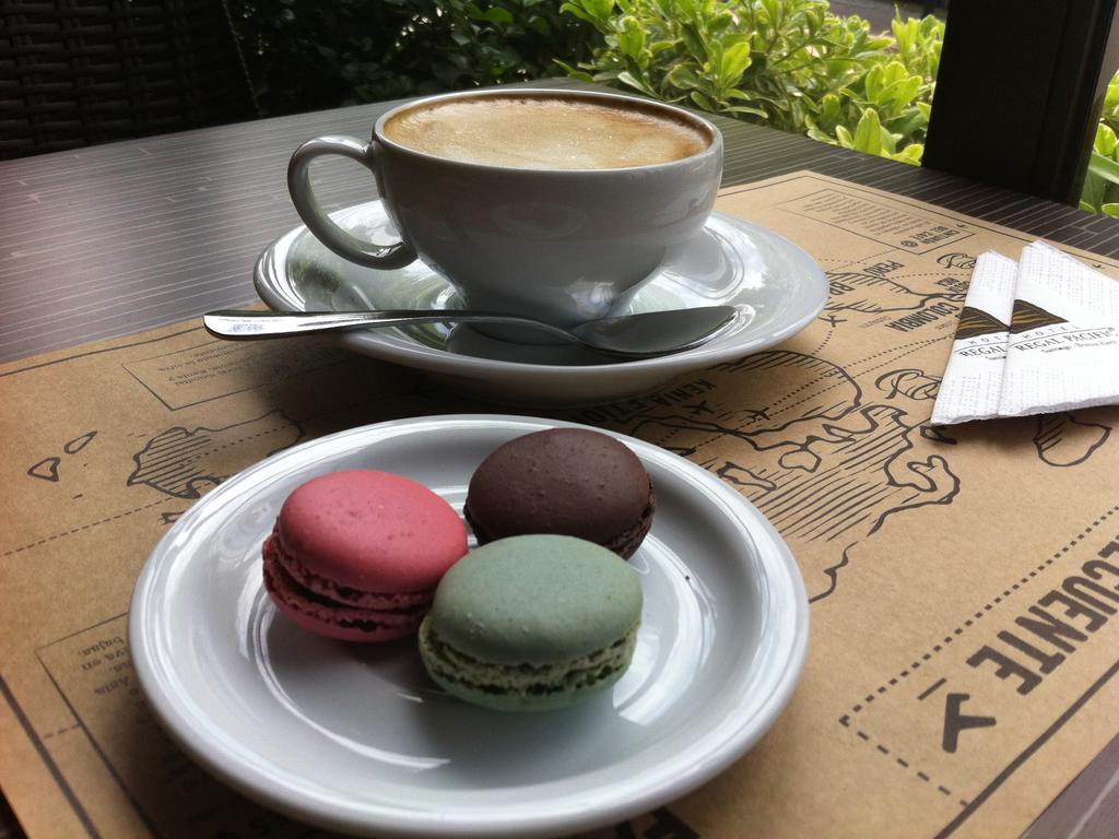 Hotel Regal Pacific Santiago de Chile Exterior foto Macarons and coffee