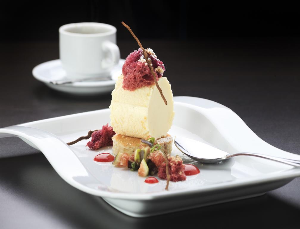 Hotel Regal Pacific Santiago de Chile Exterior foto A dessert